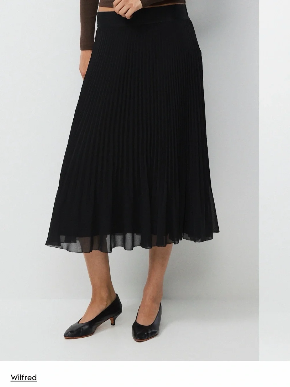 Aritzia Wilfred Black Twirl Skirt